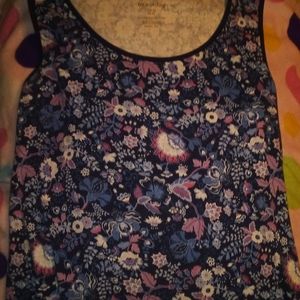 Sleeveless shirt